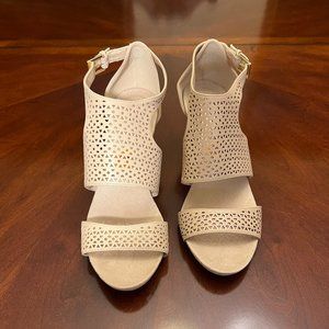 Jones New York wedge heel sandal